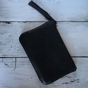 CLOSET CLEAR OUT SALE - Accessorize genuine leather wallet with gold zipper